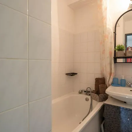 Appartement Ensoleillé Pour 4 Avec Balcon, Parking Et Proche Télécabine à Saint-lary Village - Fr-1-296-380