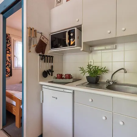 Apartment Ensoleille Pour 4 Avec Balcon, Parking Et Proche Telecabine A Saint-lary Village - Fr-1-296-380